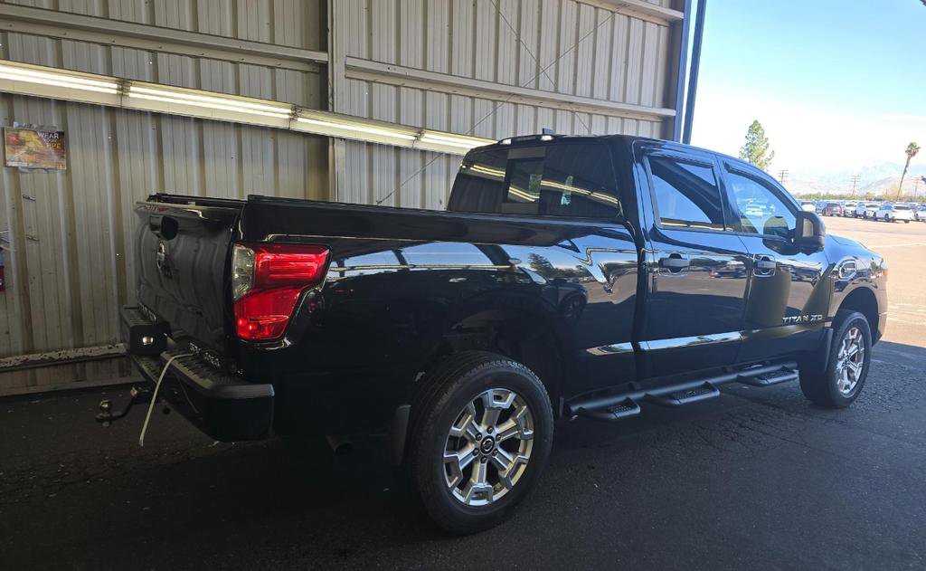 Used 2022 Nissan Titan SV w/ SV Convenience Package image 4