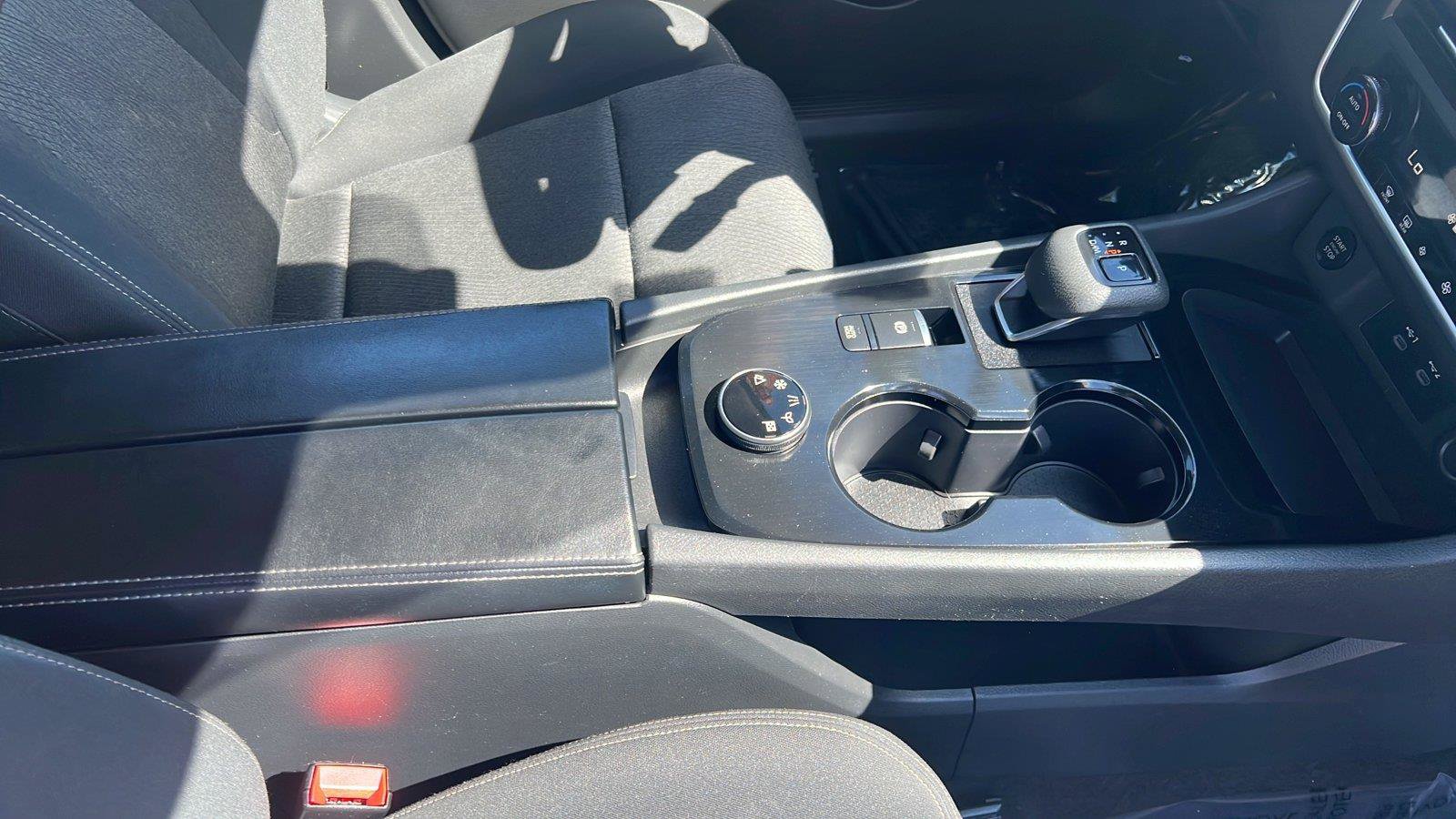 Used 2024 Nissan Rogue SV AWD/4WD image 18