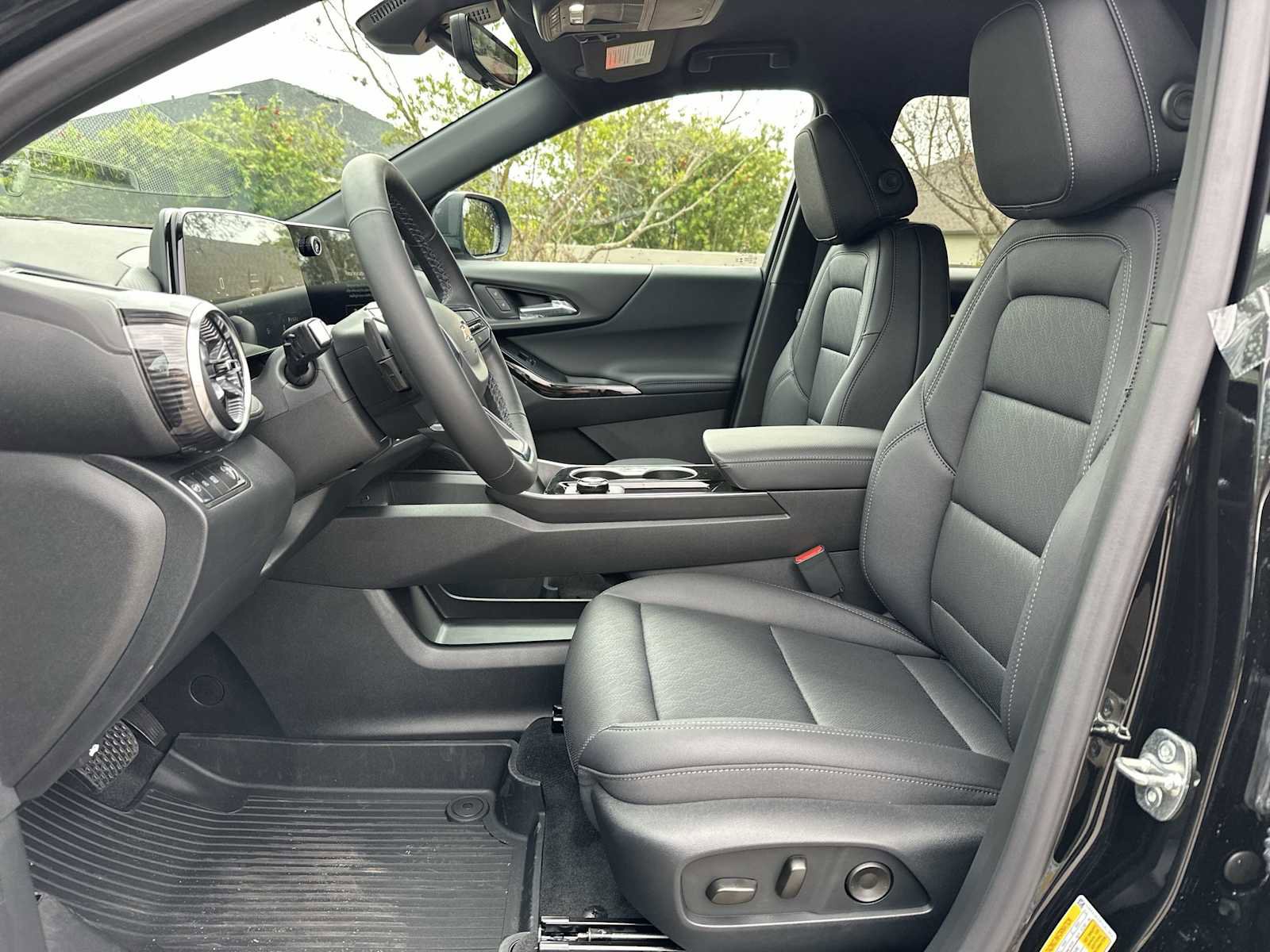 New 2026 Chevrolet Equinox LT w/ Convenience Package II image 16