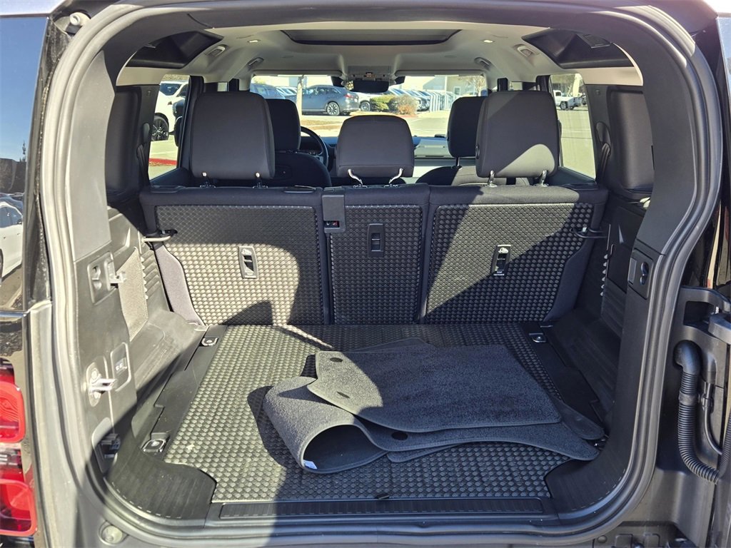 Used 2021 Land Rover Defender 110 S image 27