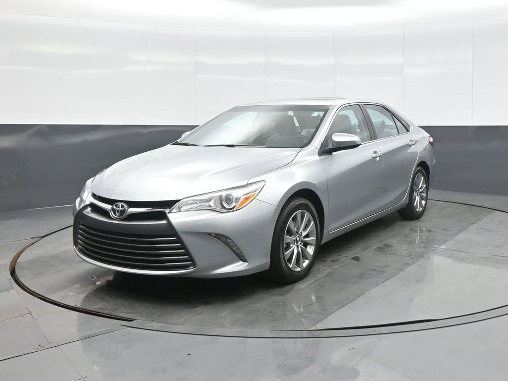 Used 2016 Toyota Camry XLE image 3