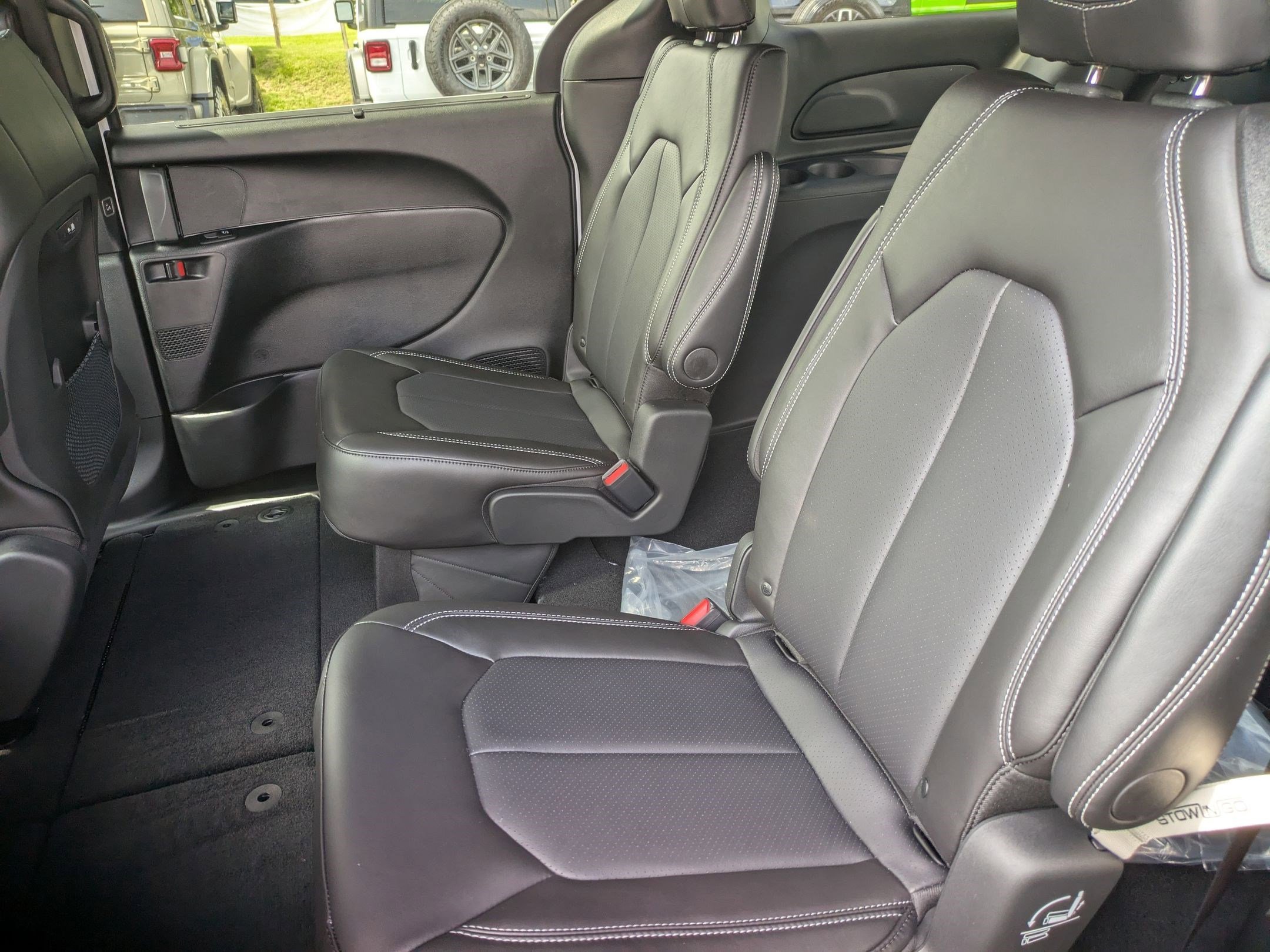 New 2026 Chrysler Pacifica Select image 17