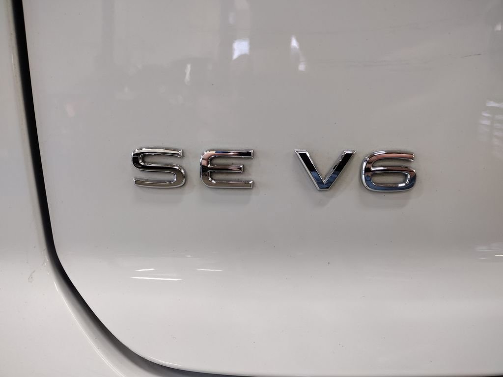 Certified 2022 Volkswagen Atlas Cross Sport SE w/ Panoramic Sunroof Package image 15