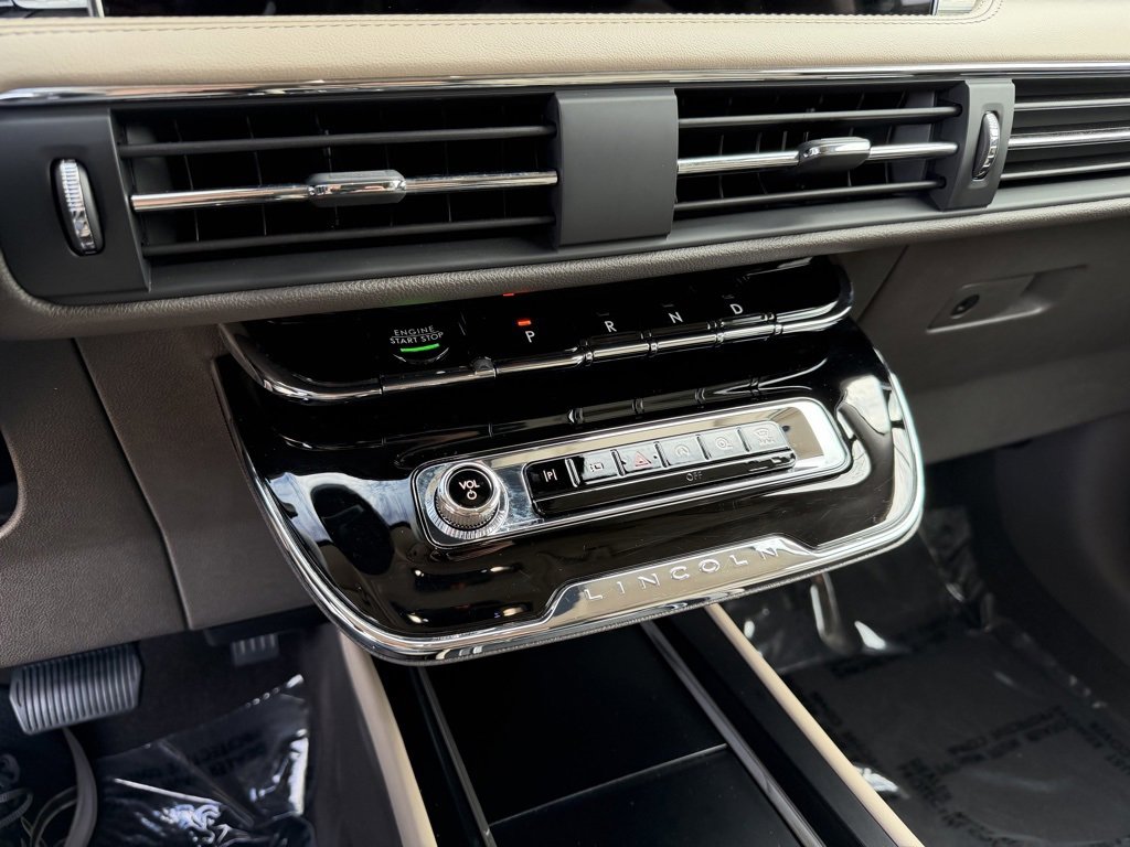 Used 2024 Lincoln Corsair FWD w/ Equipment Group 102A image 15