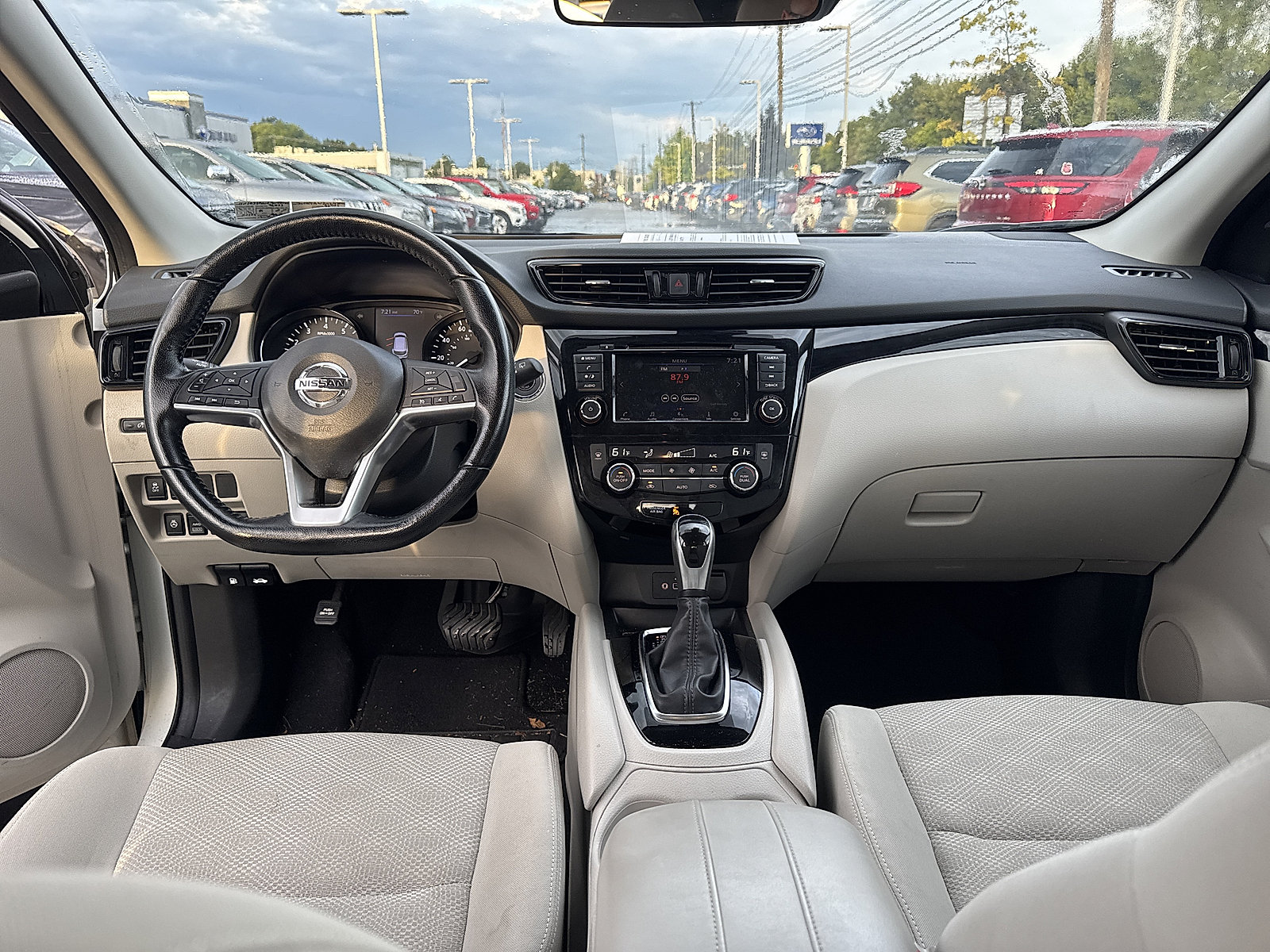 Used 2021 Nissan Rogue Sport SV AWD/4WD image 9