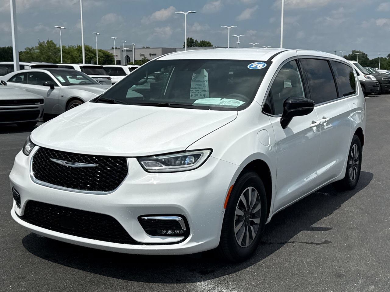Used 2026 Chrysler Pacifica Select FWD image 7