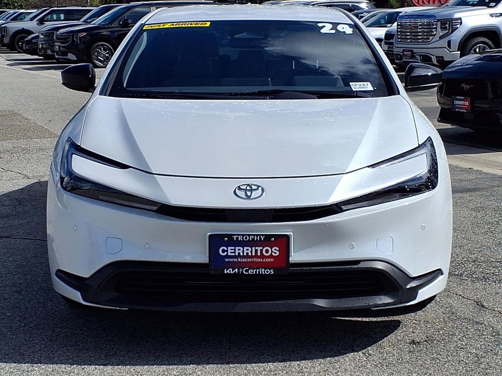 Used 2024 Toyota Prius LE image 7