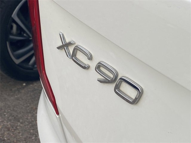 Used 2022 Volvo XC90 T6 Momentum w/ Advanced Package image 9