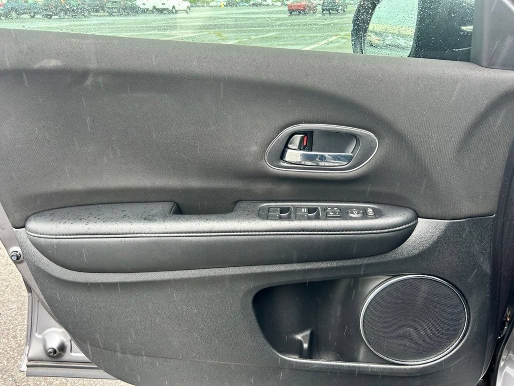 Used 2018 Honda HR-V EX image 14