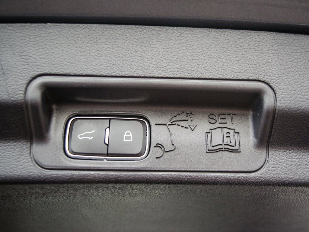 Used 2025 Ford Explorer ST-Line w/ ST-Line Street Pack image 7