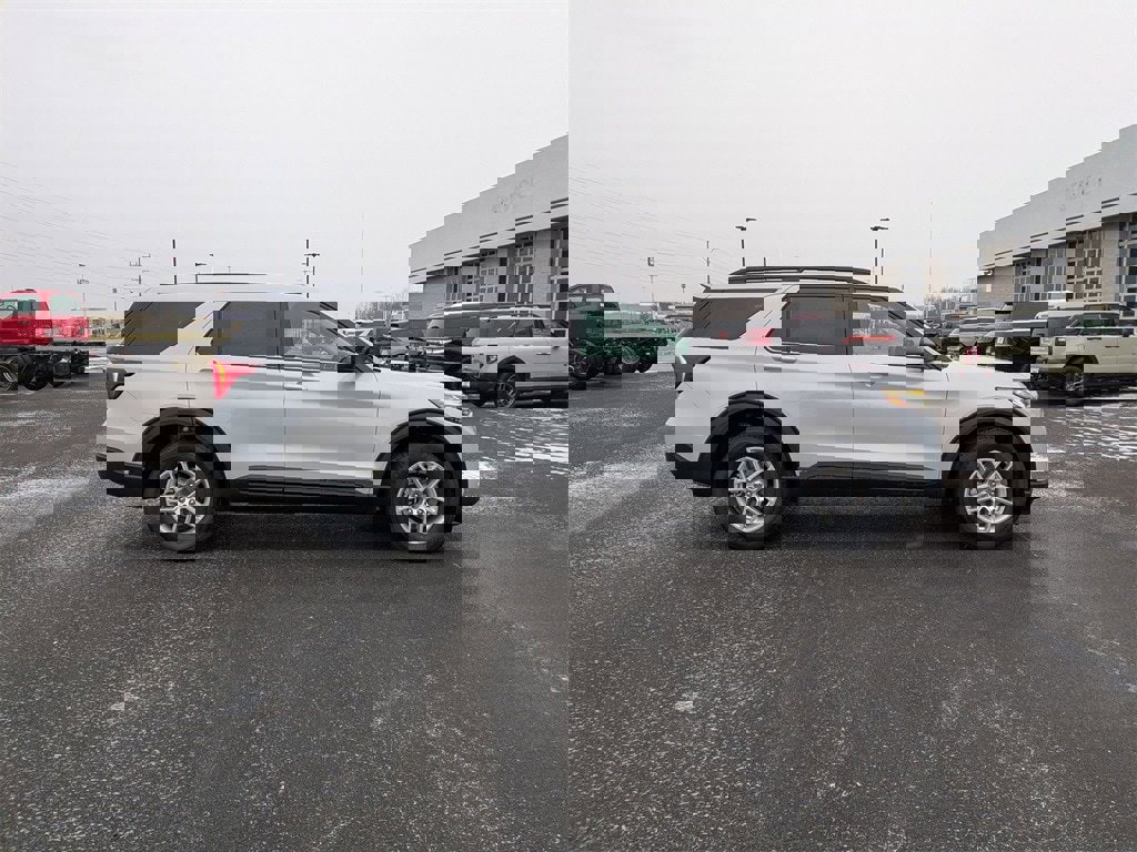 New 2026 Ford Explorer Active image 27