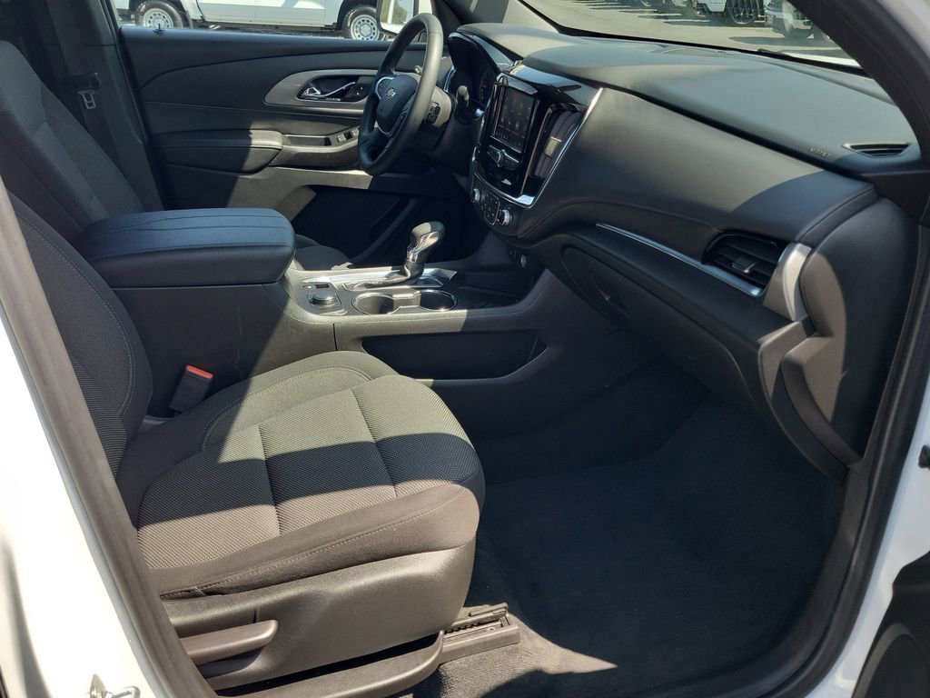 Used 2023 Chevrolet Traverse LT image 15