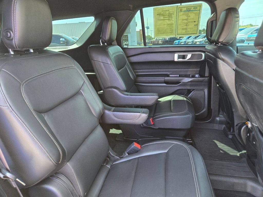 Used 2020 Ford Explorer XLT w/ Equipment Group 202A AWD/4WD image 20