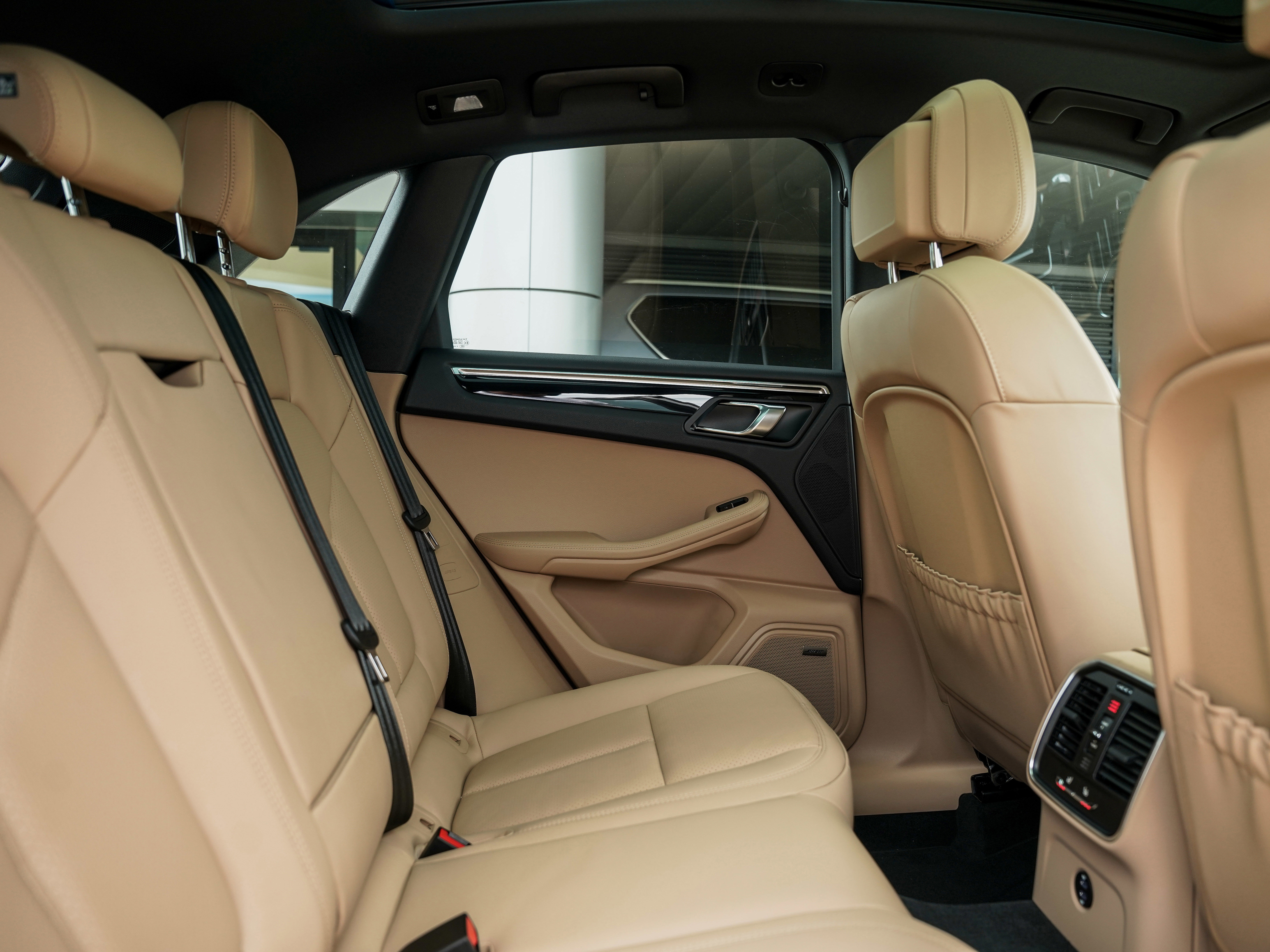 New 2026 Porsche Macan image 30