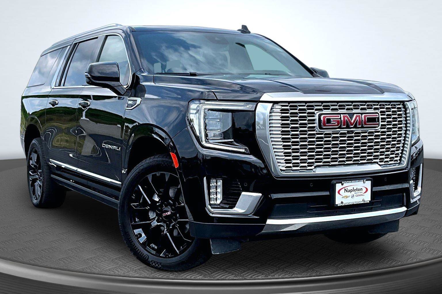 Used 2023 GMC Yukon XL Denali w/ LPO, Floor Liner Package AWD/4WD image 13