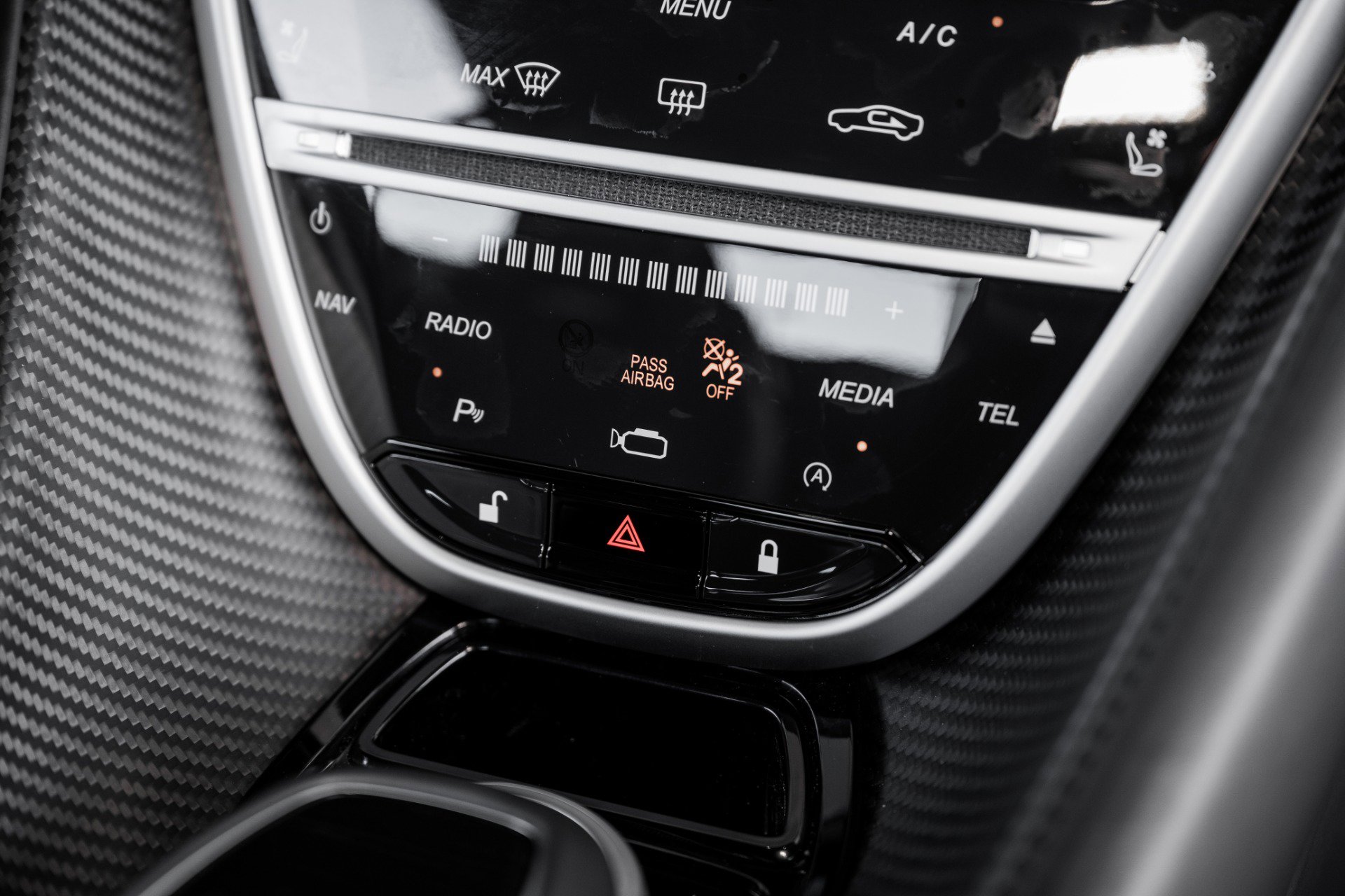 Used 2023 Aston Martin DB11 Coupe image 26