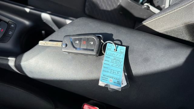 Used 2022 Toyota C-HR XLE image 29