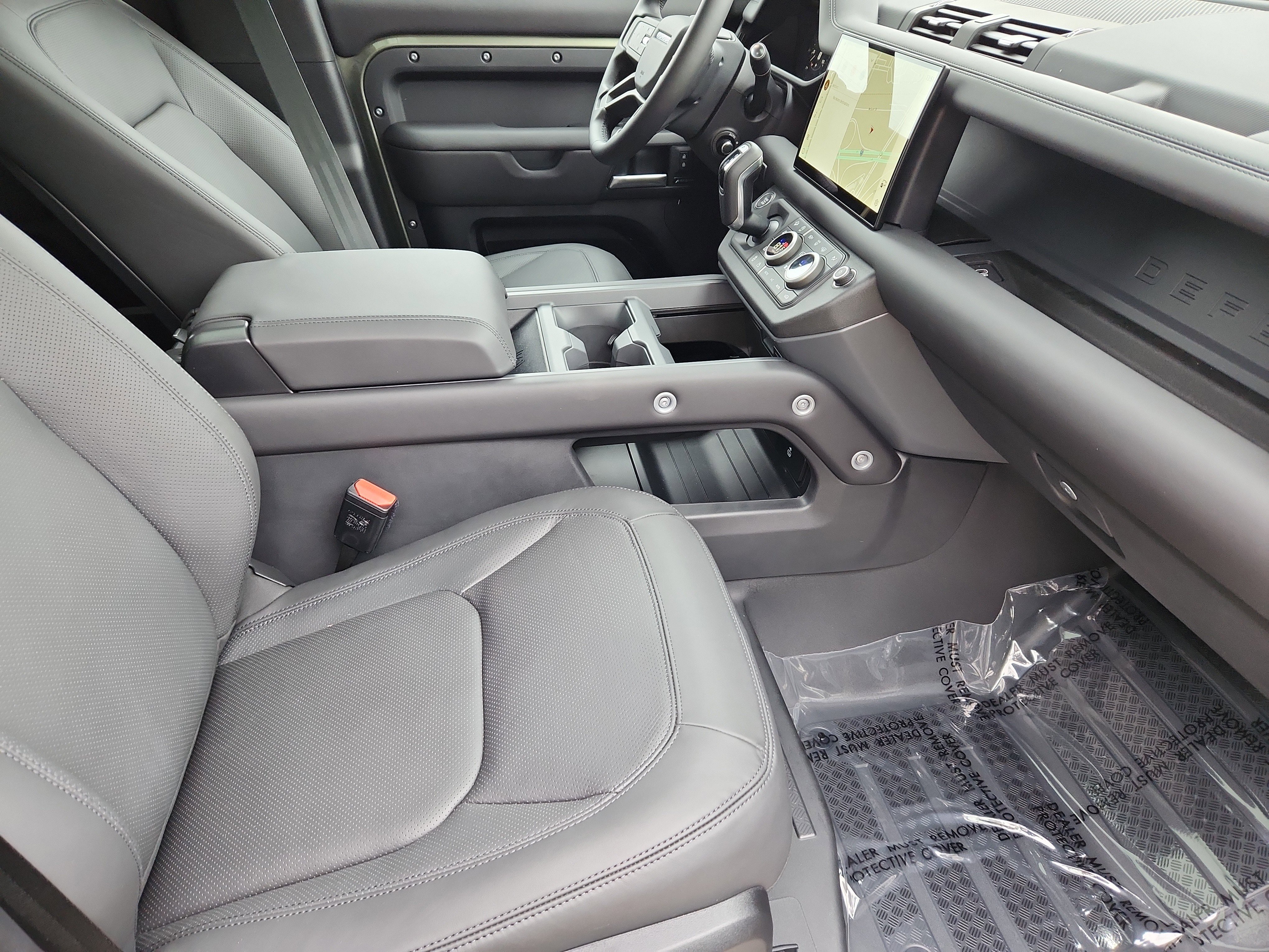 Used 2025 Land Rover Defender 130 S image 3