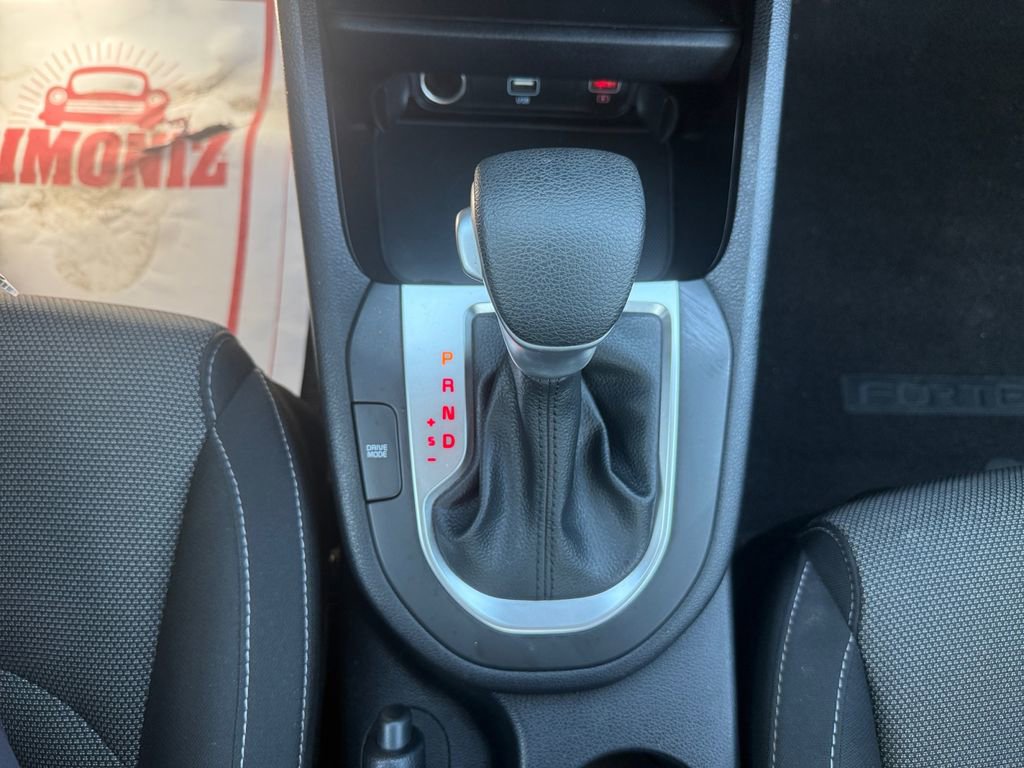 Used 2024 Kia Forte LXS w/ LXS Technology Package image 27