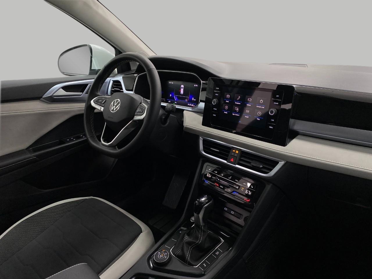 New 2026 Volkswagen Taos SE image 17