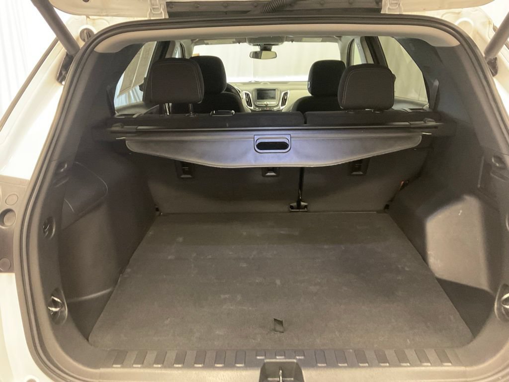 Used 2023 Chevrolet Equinox LT w/ Driver Convenience Package AWD/4WD image 9