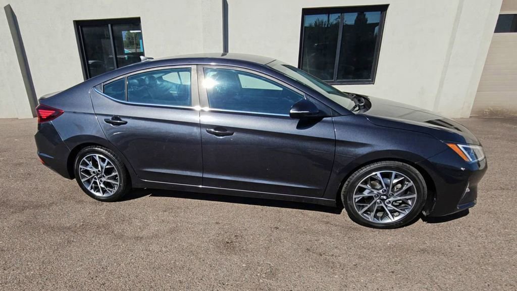 Used 2020 Hyundai Elantra Limited w/ Cargo Package (C1) image 9