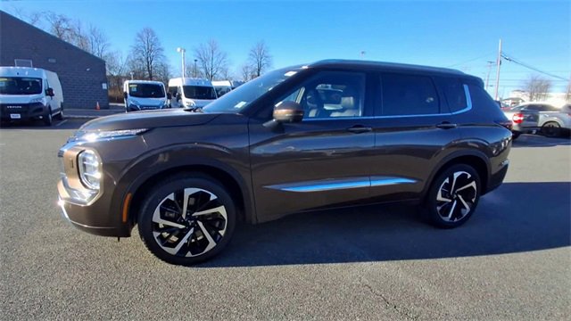 Used 2022 Mitsubishi Outlander SEL image 4