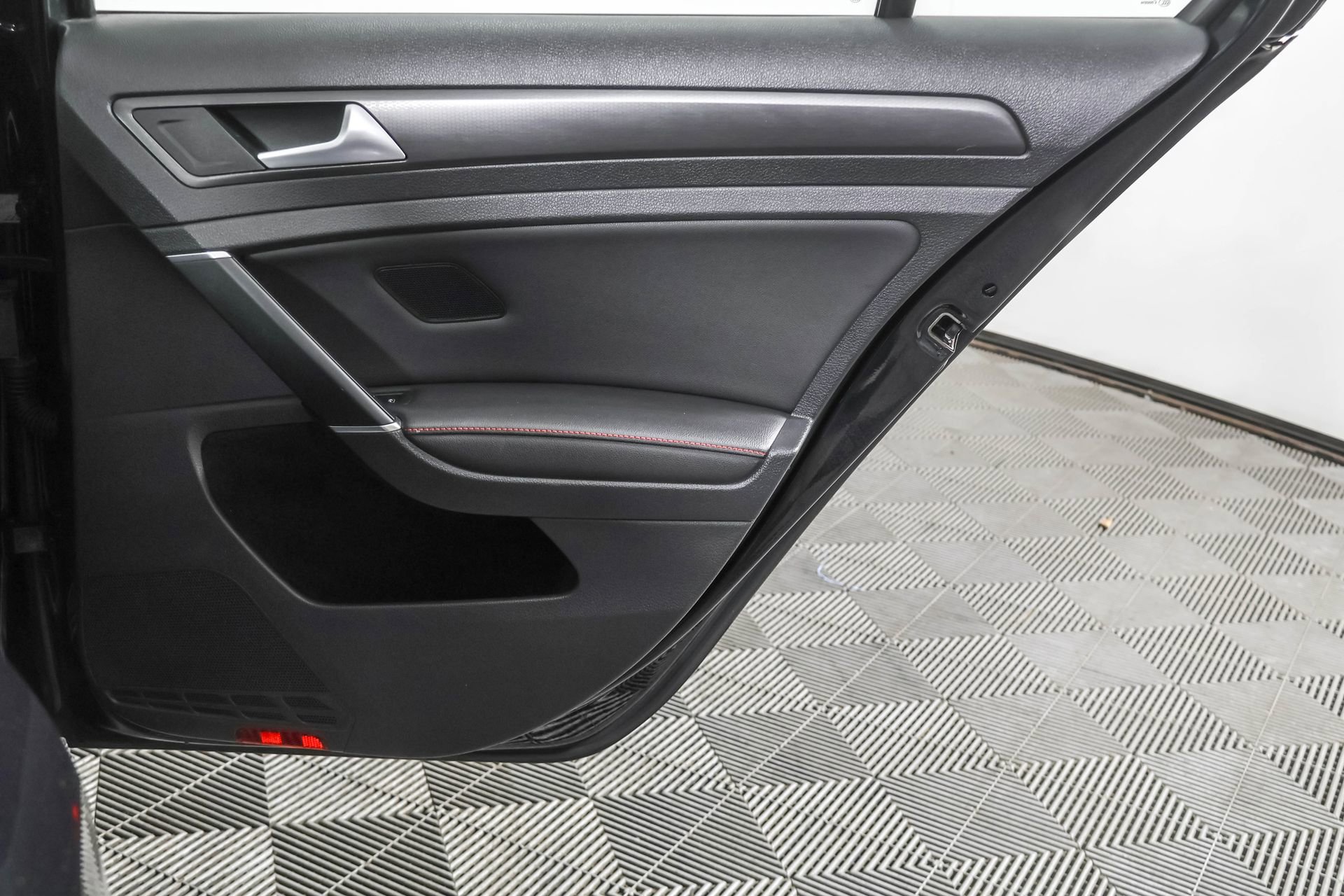 Used 2020 Volkswagen GTI Autobahn image 43