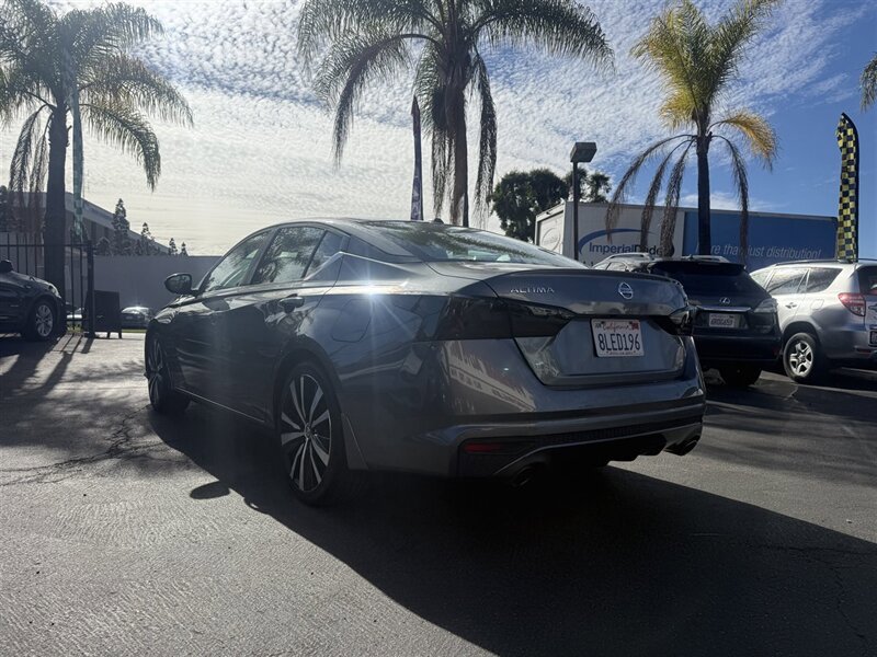 Used 2019 Nissan Altima 2.5 SR FWD image 9