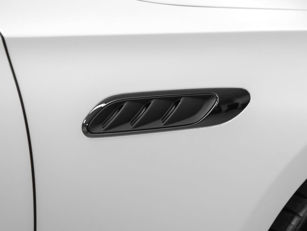 Used 2025 Mercedes-Benz E 53 AMG e 4MATIC Sedan image 13