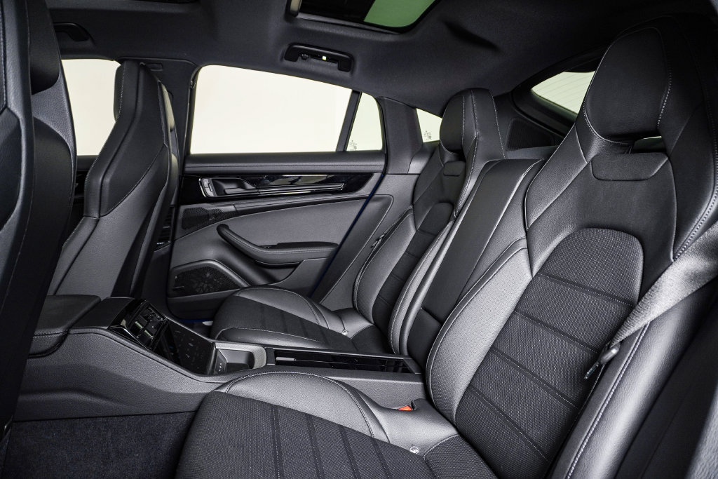 New 2026 Porsche Panamera 4 AWD/4WD image 17