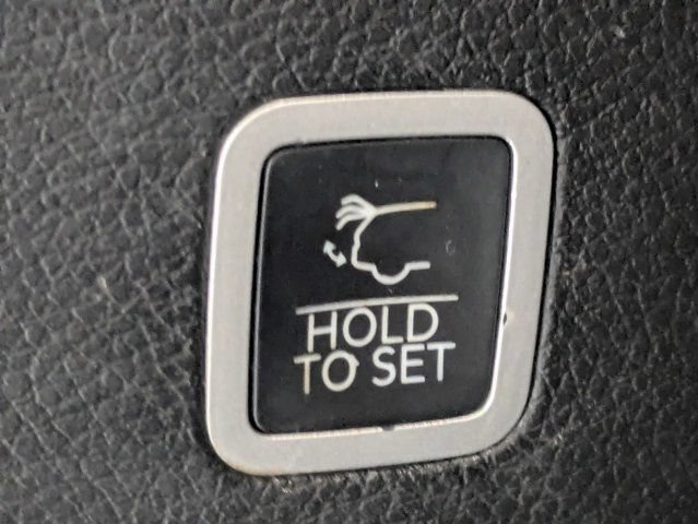 Used 2022 Jeep Grand Wagoneer Series III w/ Rear Seat Video Group 1 AWD/4WD image 13