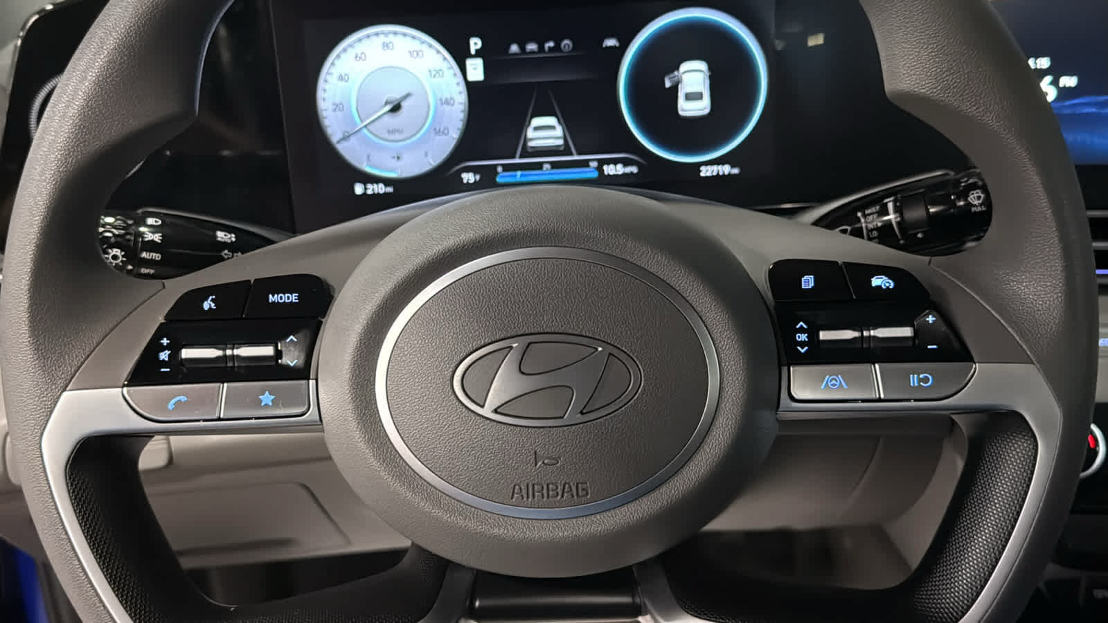 Used 2024 Hyundai Elantra SEL FWD image 11