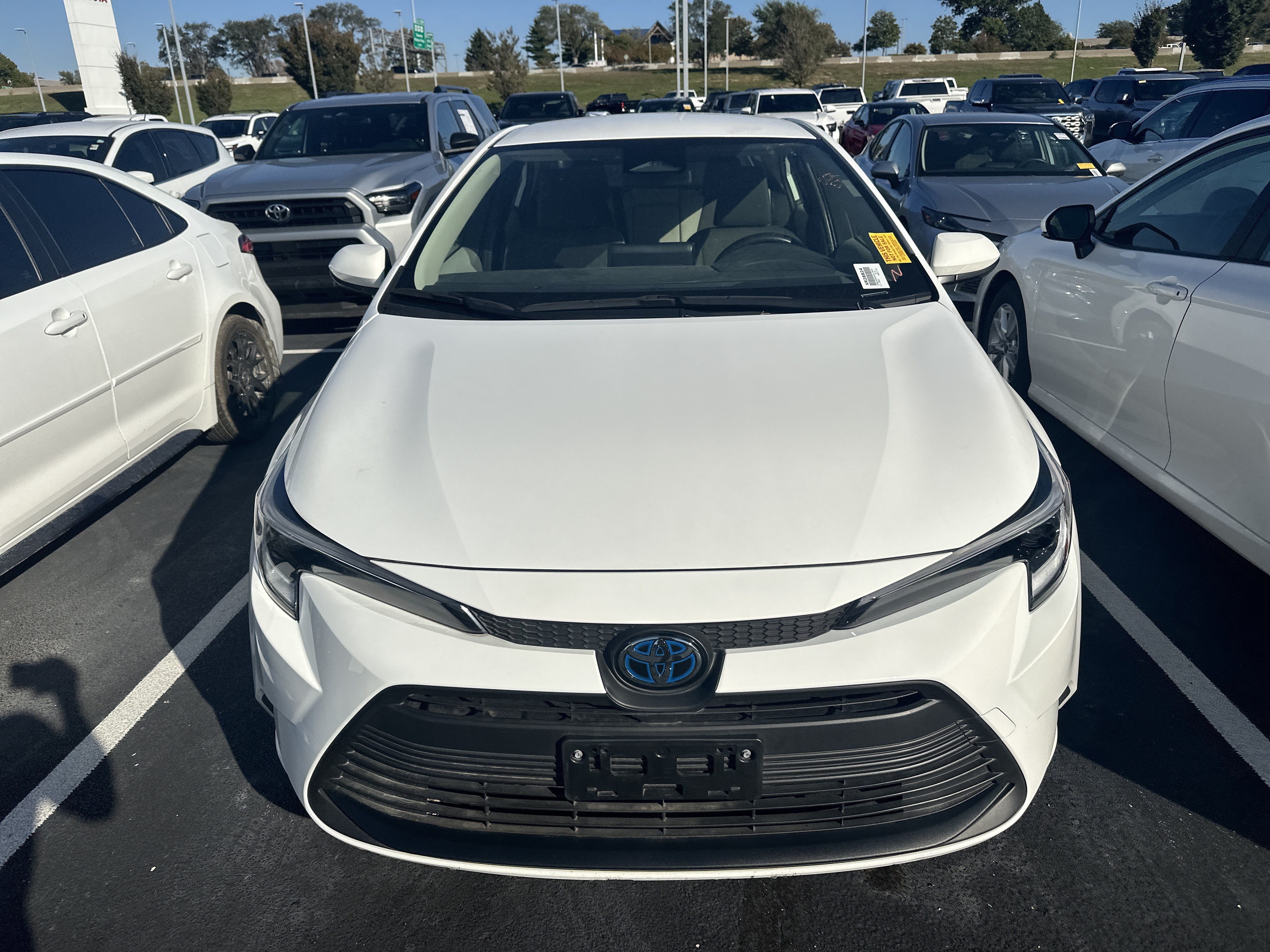 Used 2024 Toyota Corolla LE w/ LE Convenience Package FWD image 5