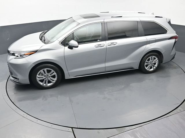 Certified 2023 Toyota Sienna Platinum image 45