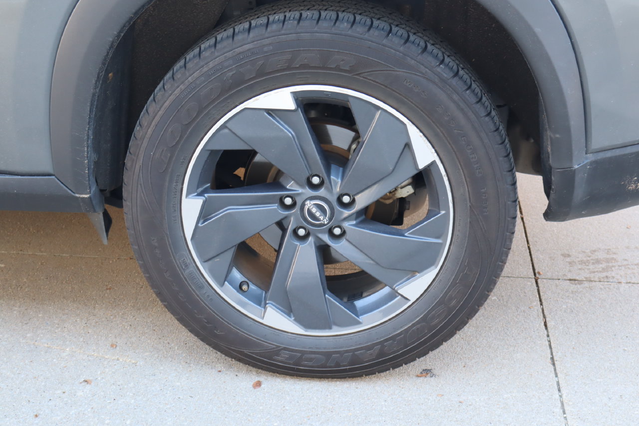 Used 2024 Nissan Rogue SV FWD image 27