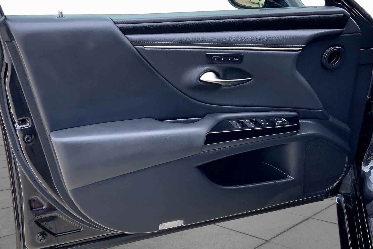Used 2022 Lexus ES 350 w/ Premium Package FWD image 22