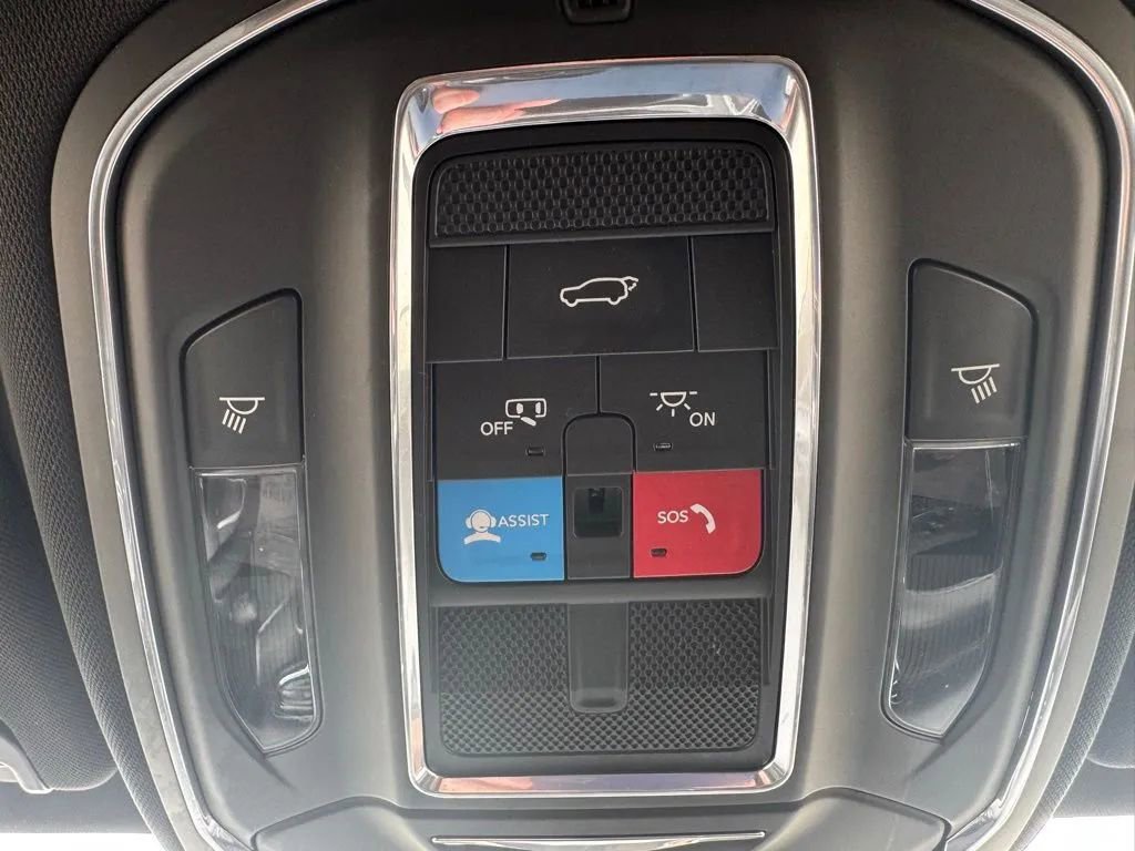 Used 2023 Jeep Wagoneer Series II AWD/4WD image 29