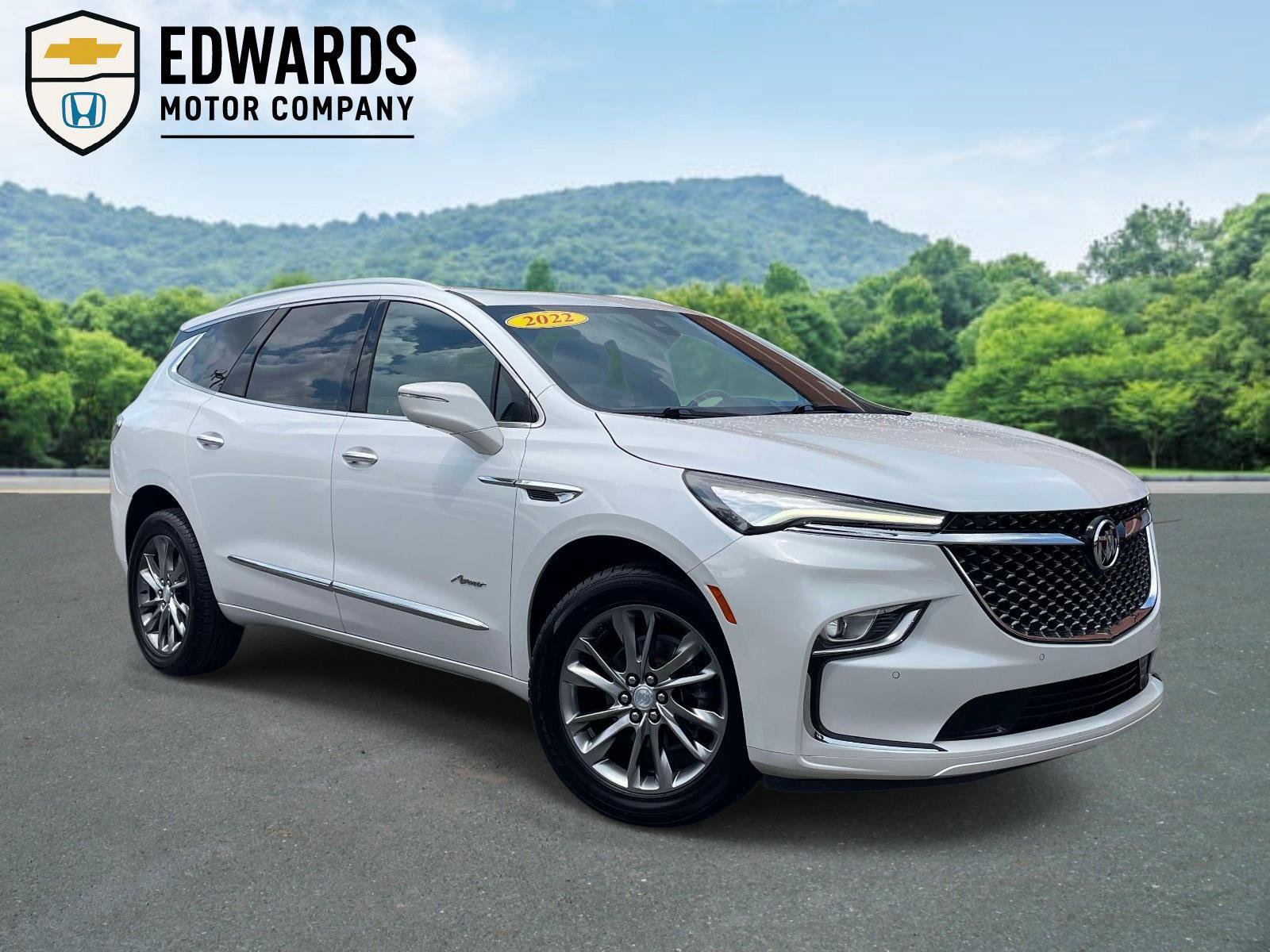 Used 2022 Buick Enclave Avenir w/ Trailering Package, 5000 lbs. AWD/4WD video 1