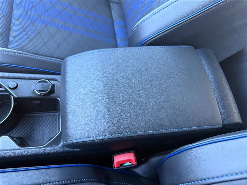 Used 2025 Volkswagen Golf R Black Edition image 29