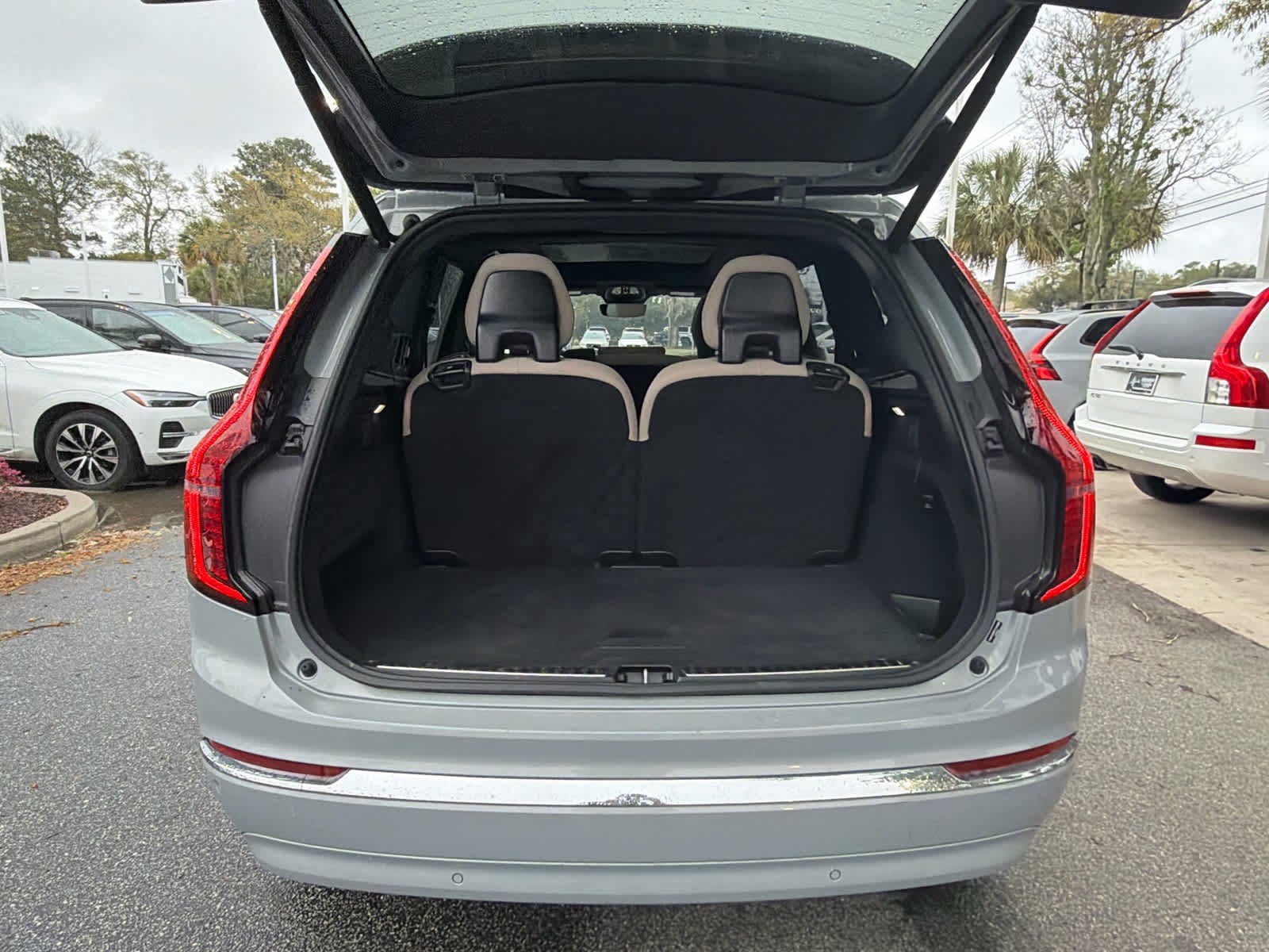 Used 2025 Volvo XC90 B5 Plus image 24