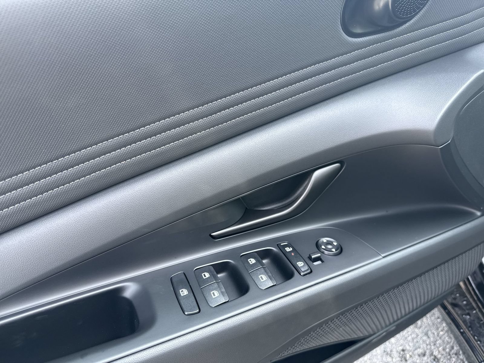 New 2026 Hyundai Elantra SEL Sport FWD image 15