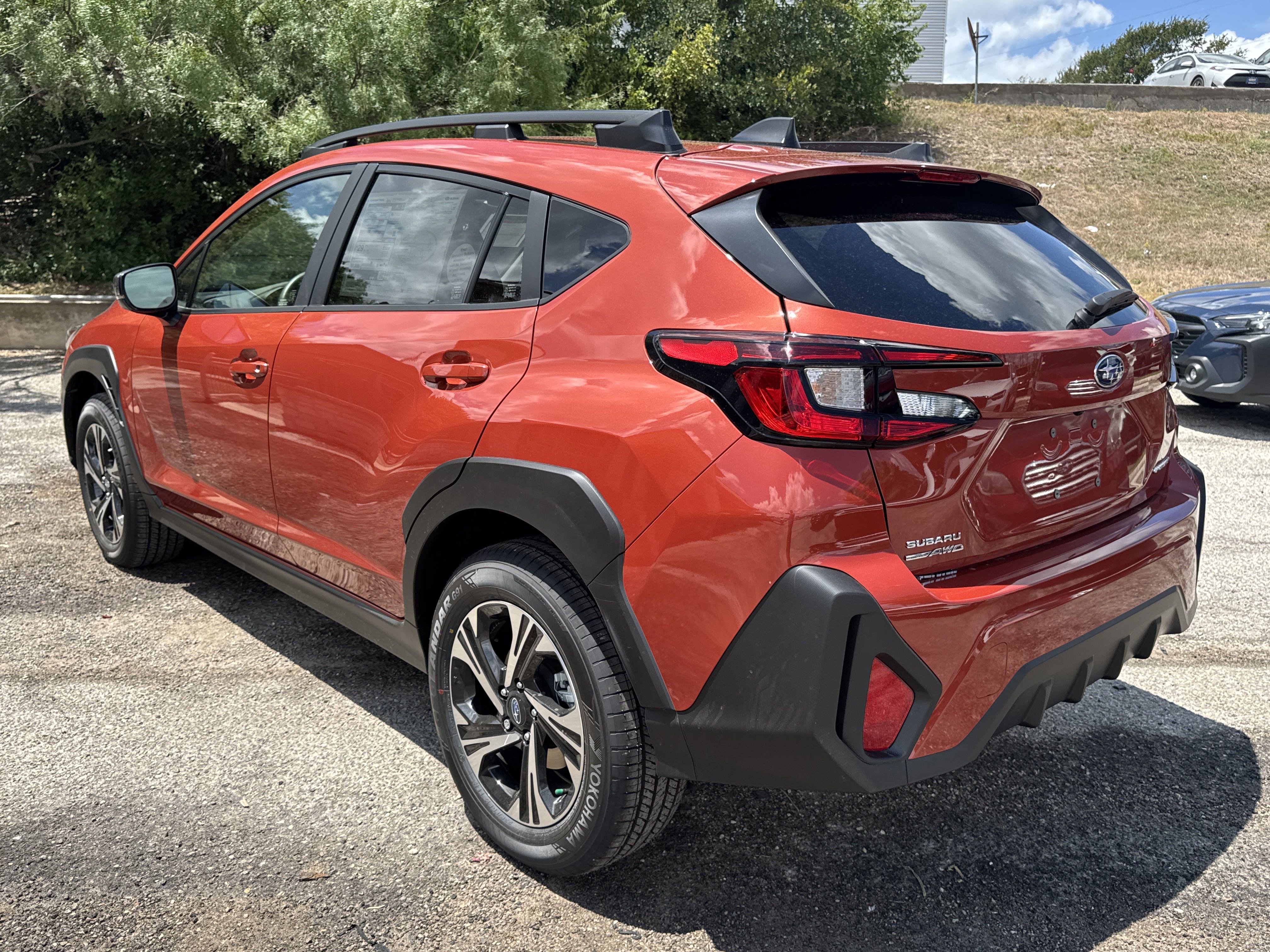 Used 2025 Subaru Crosstrek 2.0i Premium image 5