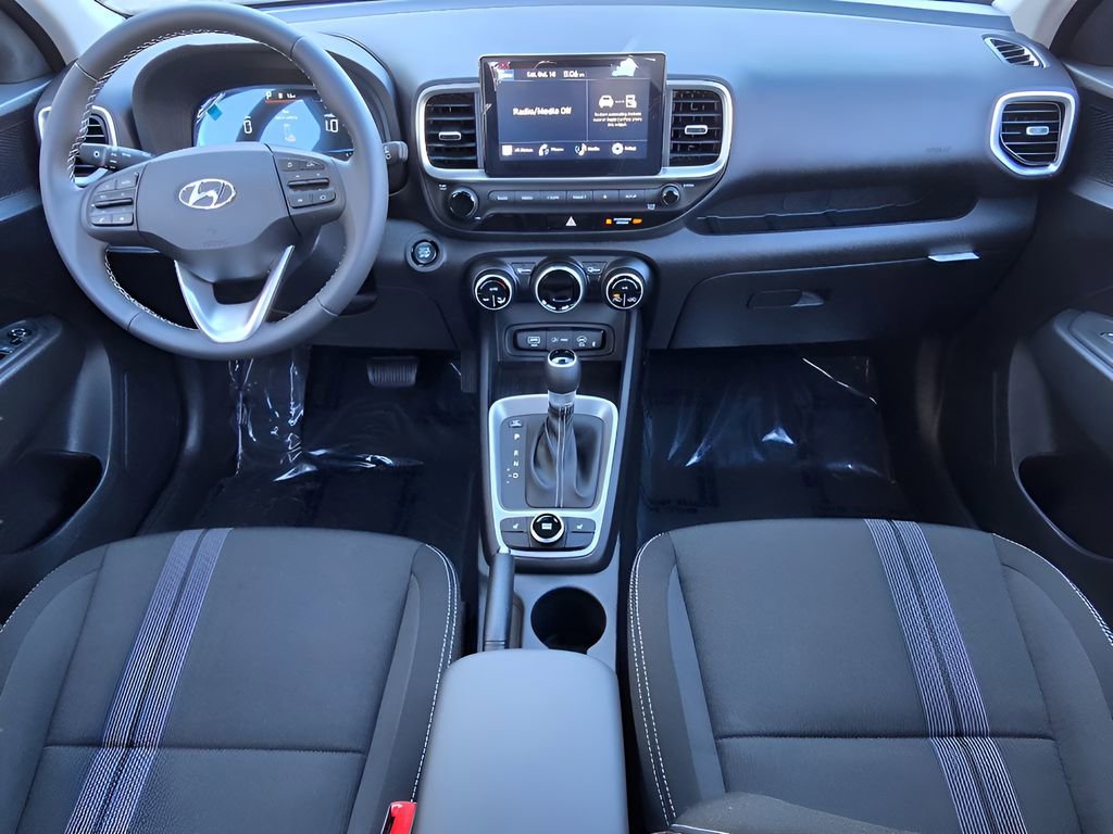 Used 2025 Hyundai Venue SEL image 25