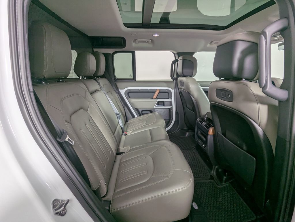 Used 2020 Land Rover Defender 110 HSE image 33