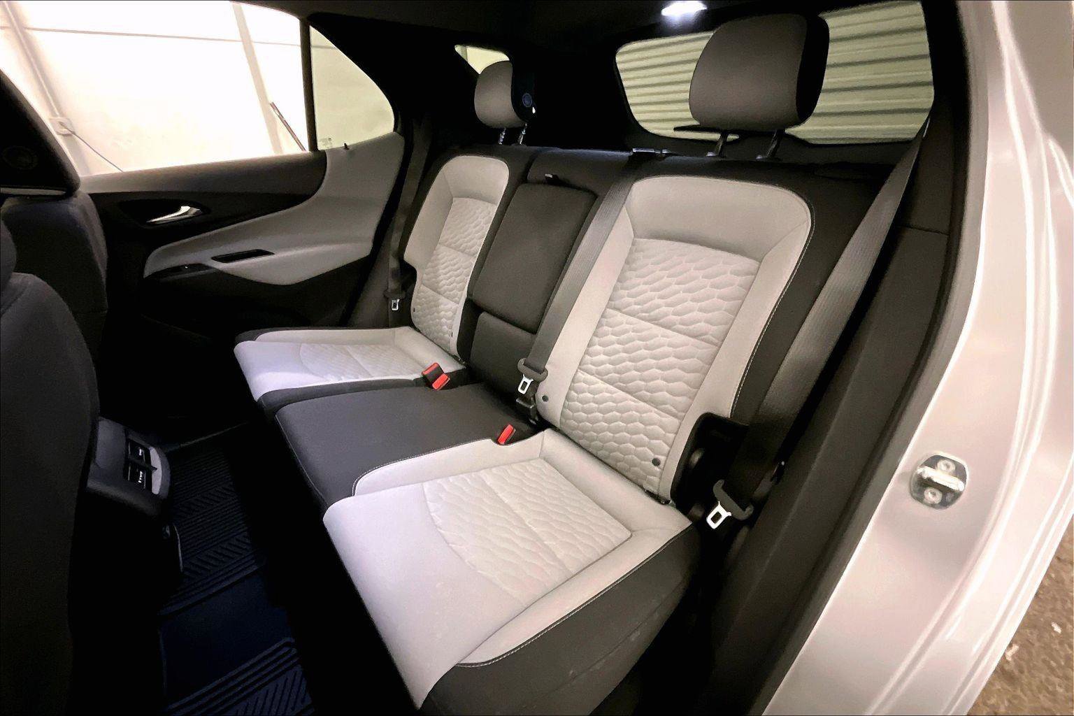 Used 2018 Chevrolet Equinox LT image 25