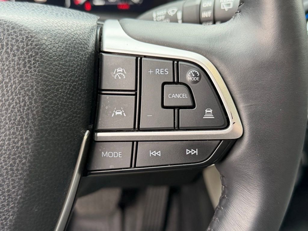 Used 2024 Toyota Grand Highlander Limited image 18