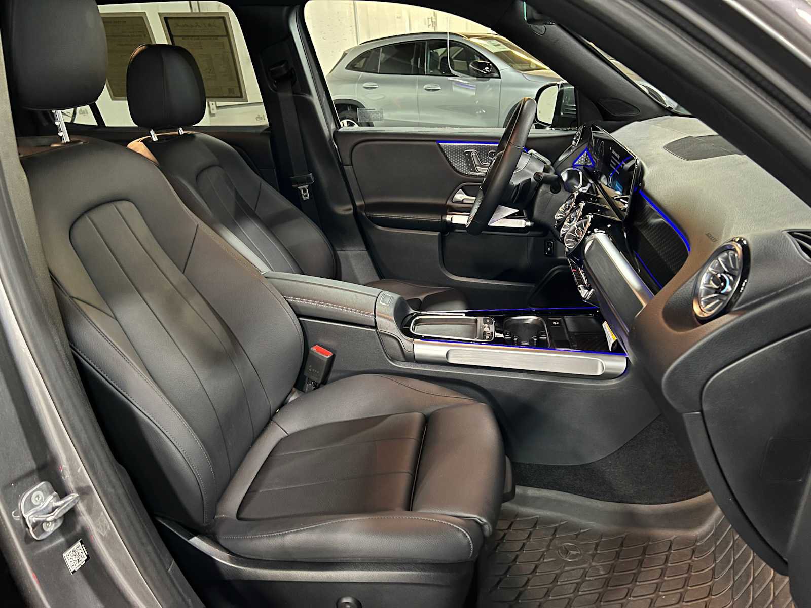 Certified 2025 Mercedes-Benz GLB 250 4MATIC image 12