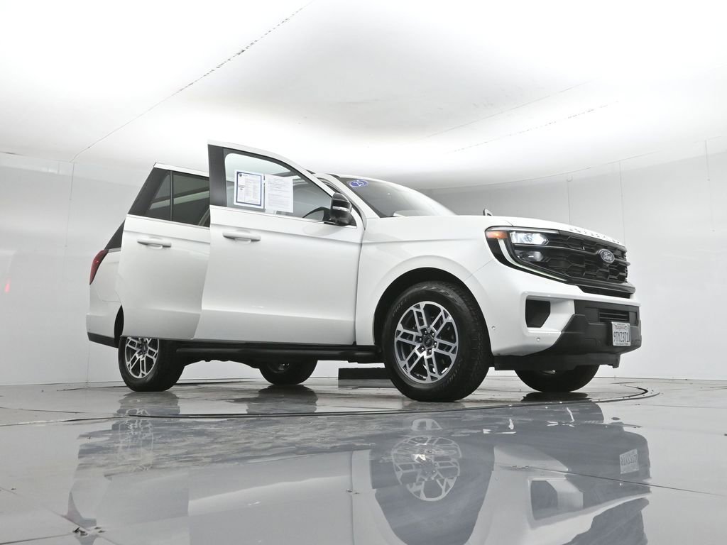 Used 2025 Ford Expedition Max Active image 4