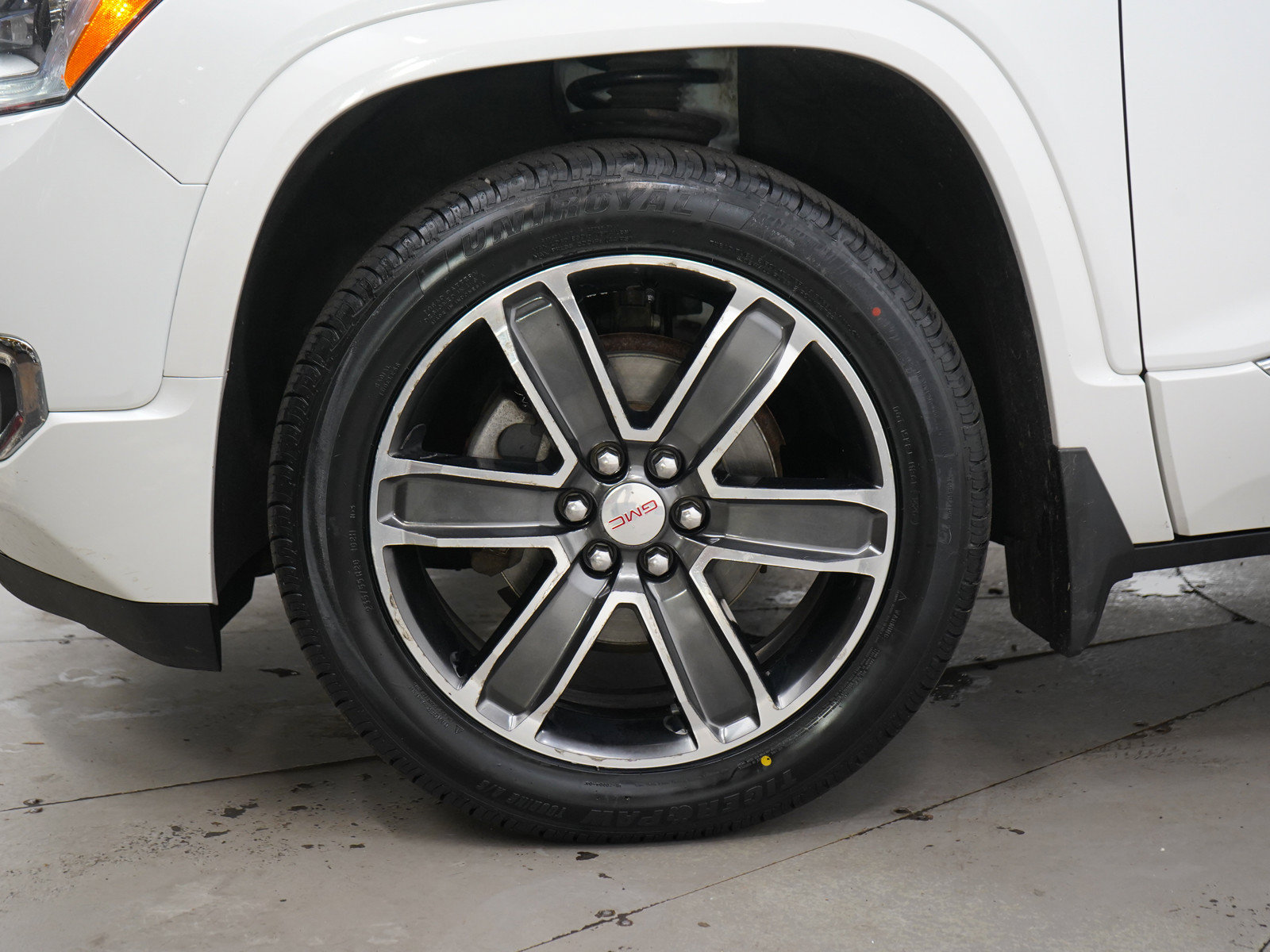 Used 2018 GMC Acadia Denali w/ LPO, Protection Package AWD/4WD image 30